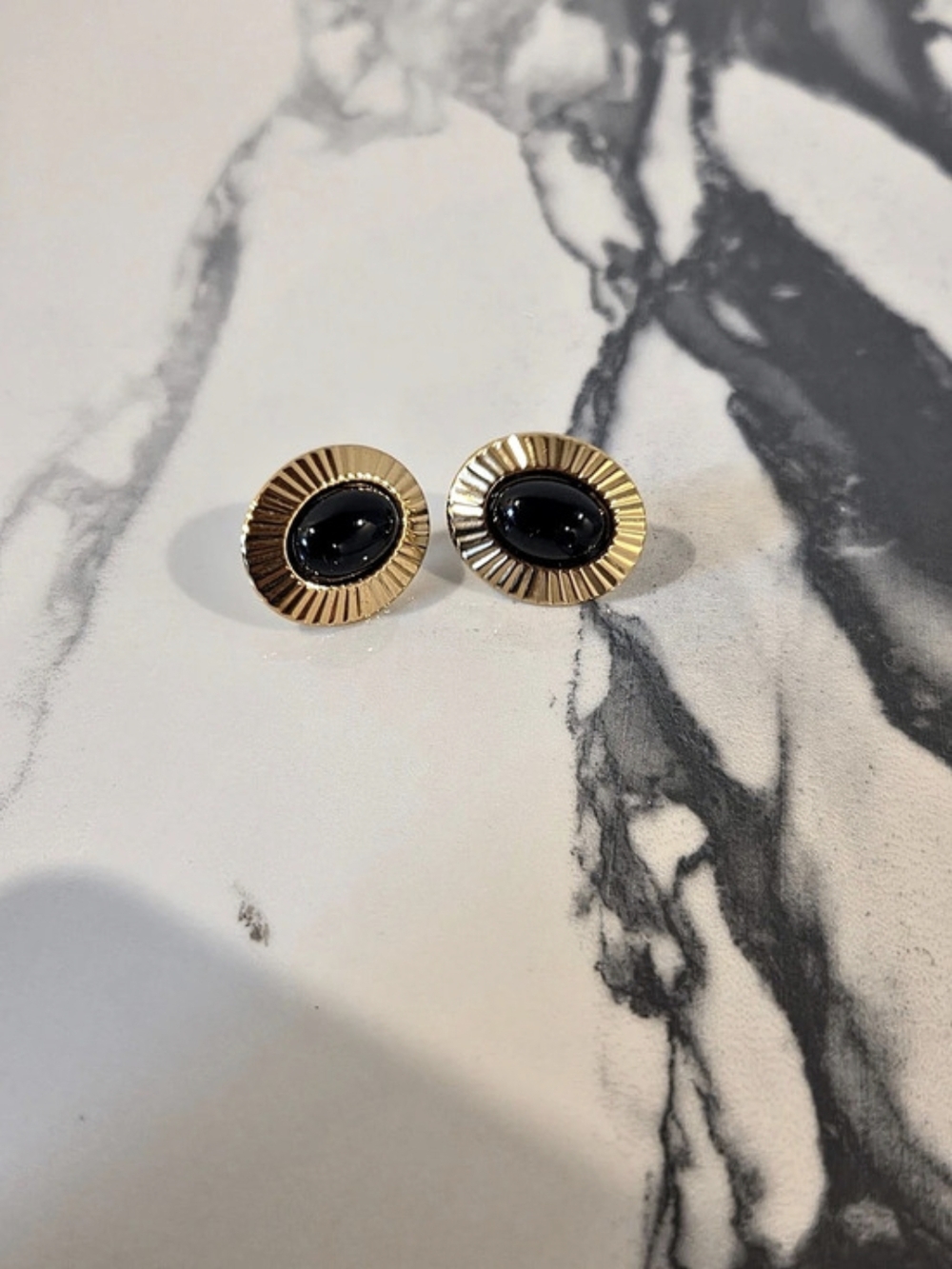 Vintage Gold Tone Ribbed Sunburst Oval Black Cabochon Stud Earrings